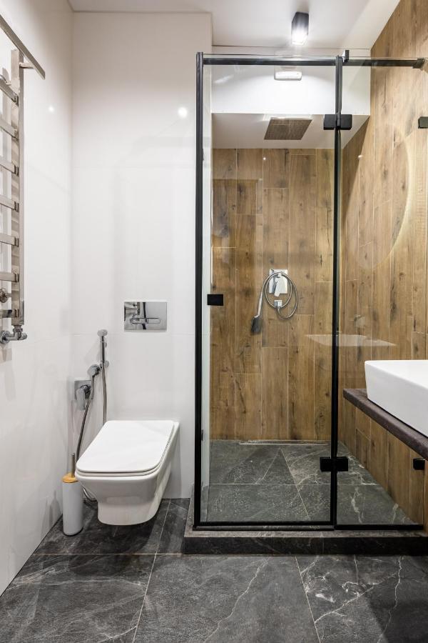 Stylisch New With One Bedroom *