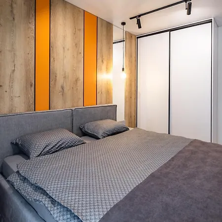 Stylisch New Apartment With One Bedroom Lviv Exterior photo