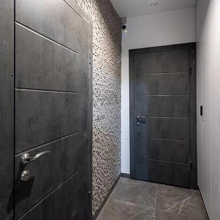 Stylisch New Apartment With One Bedroom Lviv Exterior photo