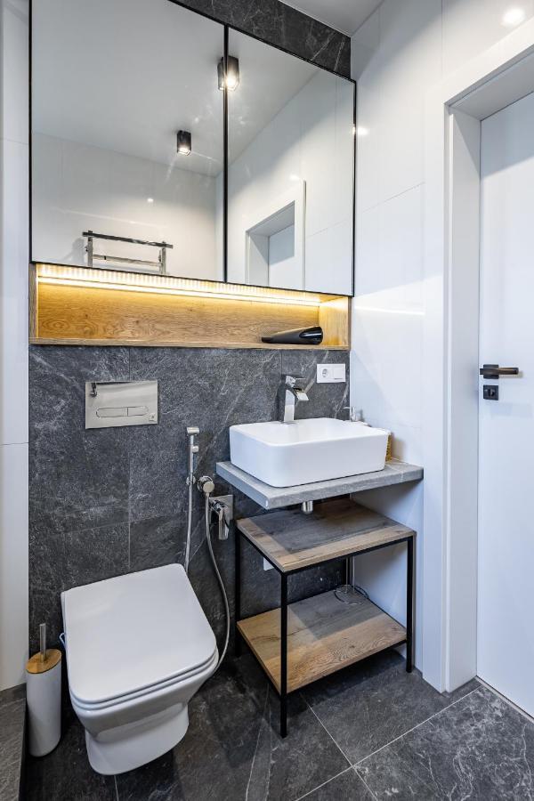 Stylisch New With One Bedroom * إلفيف